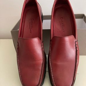 Size 10 Cole Haan walking shoes with Vibran sole.
